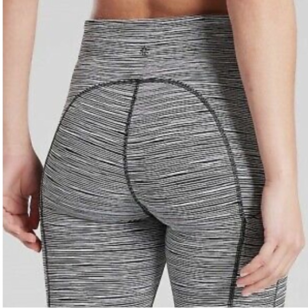 Athleta Women’s Ultimate Linear Lines Capri Leggings Black/White | Small - Picture 4 of 10